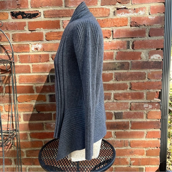 Ladies Prive 100% Cashmere Cardigan Sweater Gray Small - Picture 2 of 4